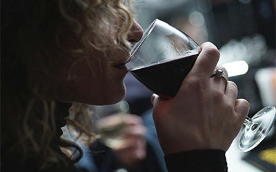 Affordable red and white wines under $15, easy-drinking and everyday-friendly Photo by Alfonso Scarpa on Unsplash.
